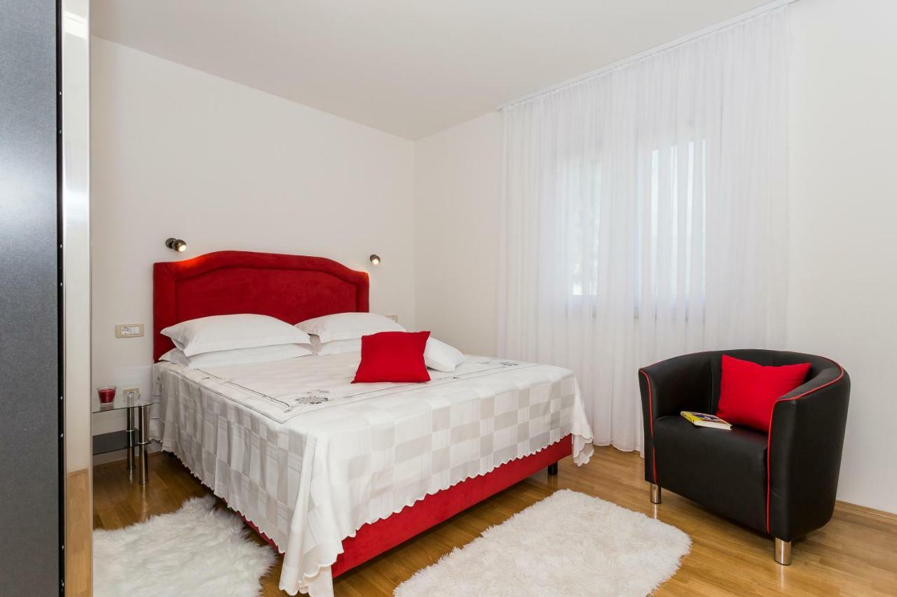 Villa Sweet Home Marija With Heated Pool Split Exterior foto