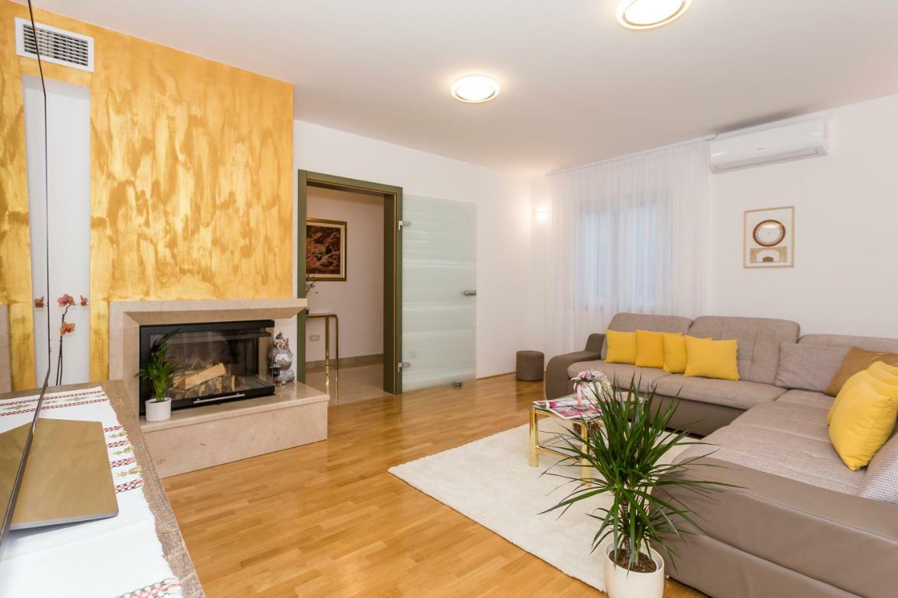 Villa Sweet Home Marija With Heated Pool Split Exterior foto